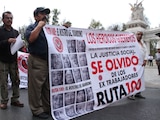 Fotografía de archivo de una marcha de extrabajadores de la Extinta Ruta 100.