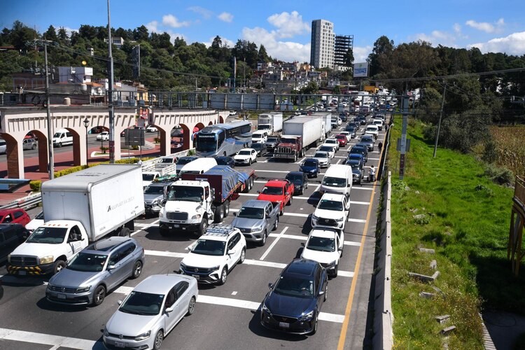 Bloqueo de carretera México-Toluca por familiares de personas desaparecidas, el 20 de octubre de 2026.