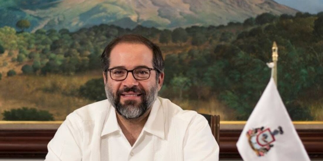 Ignacio peralta, gobernador de Colima.
