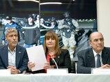 autoridades de Argentina muestran en conferencia el video de la repatriación de los familiares de Fito, ayer.