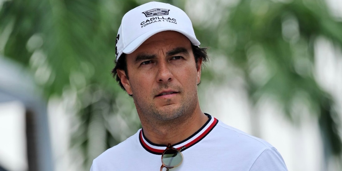 Checo Pérez en una carrera de la F1 con Cadillac