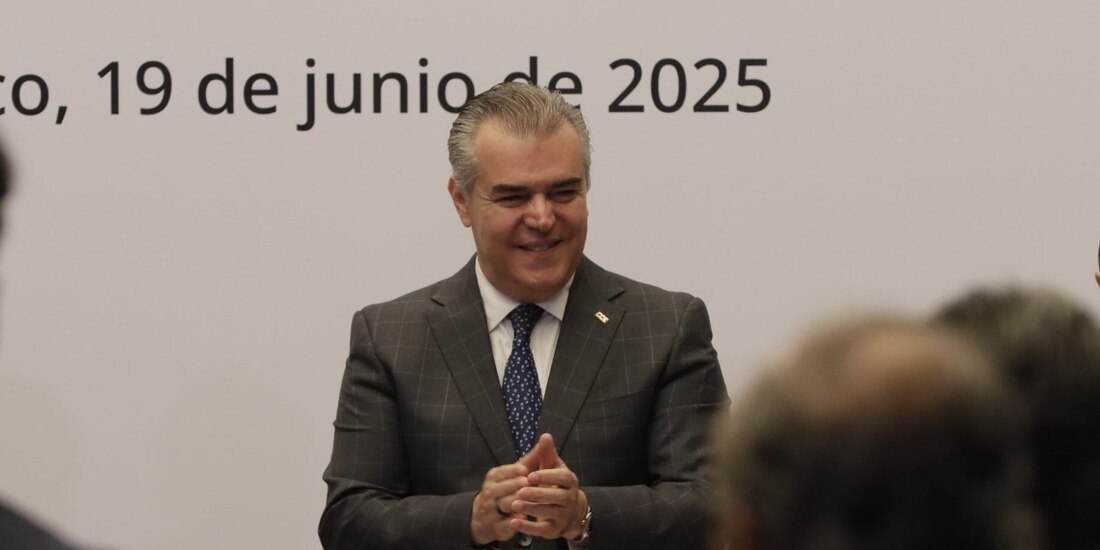 Francisco Cervantes, presidente del CCE, ayer en el foro.