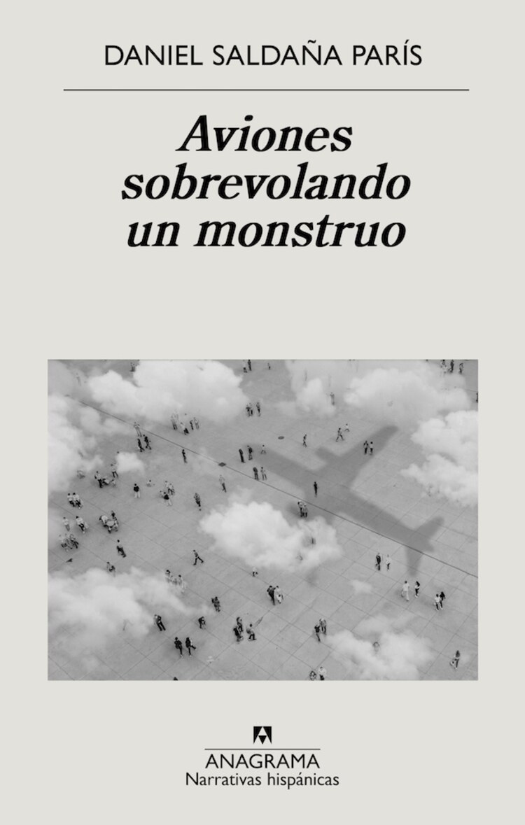 Aviones sobrevolando
un monstruo