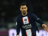 Lionel Messi conduce el esférico durante un partido del PSG en la Ligue 1.