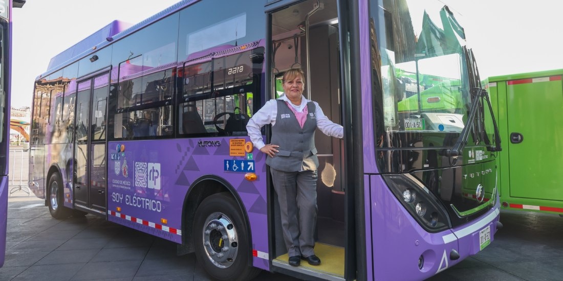 Clara Brugada presenta ‘Ruta de las Heroínas indígenas’ del Centrobús.