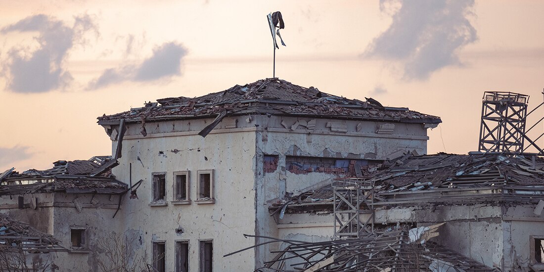 Una casa dañada fue una de las instalaciones alcanzadas por el misil de origen iraní.