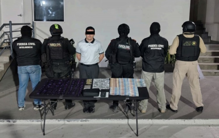 Operativos federales decomisaron droga, armas y equipo táctico en siete estados.