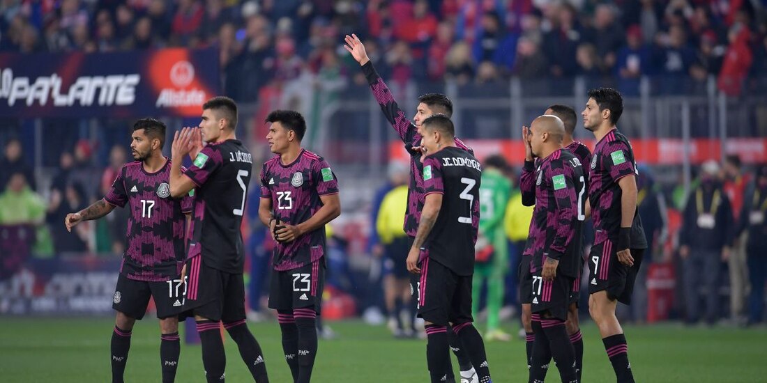 Jugadores de la Selección Mexicana antes de un duelo rumbo a Qatar 2022.