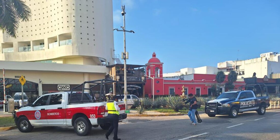 Cuerpos de seguridad atendieron incendio del hotel Krystal.