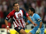 Javier Chicharito Hernandez de las Chivas celebra el gol, juego durante la semana 12 del Torneo Bicentenario 2010
