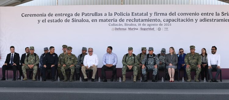 Conferencia de prensa entre titulares del Gabinete federal de seguridad y el gobierno de Sinaloa.