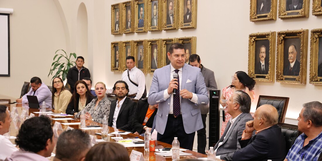 El próximo gobernador de Puebla, Alejandro Armenta.