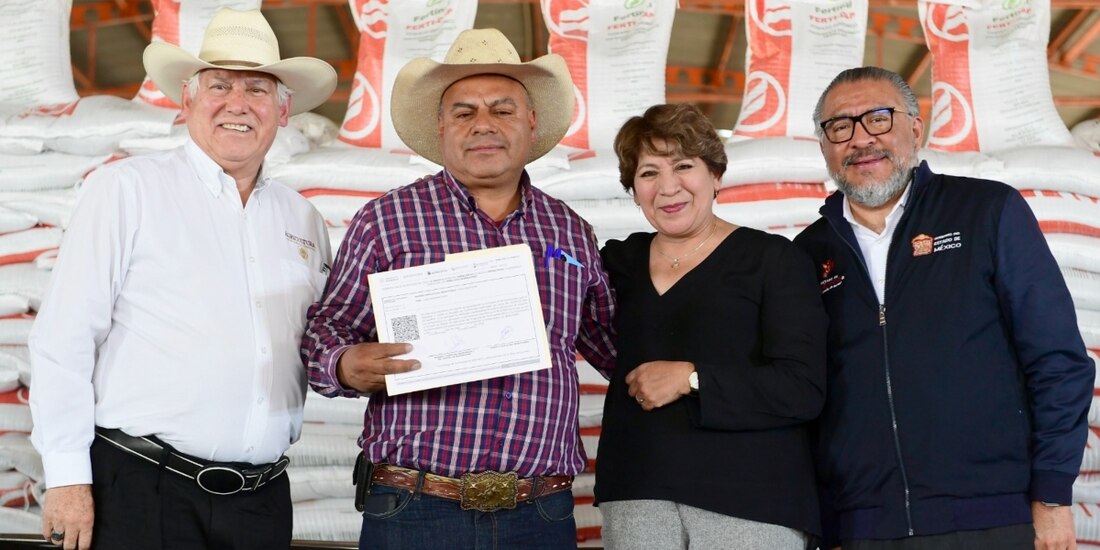 Delfina Gómez entrega fertilizantes a más de 160 mil campesinos mexiquenses