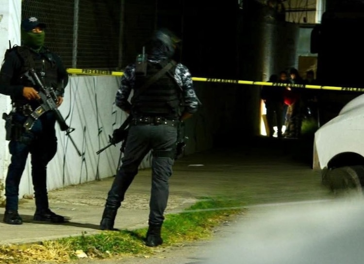 Ataque armado en Tehuitzingo, Puebla, deja al menos 10 integrantes de una familia muertos.