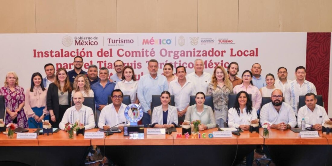 La gobernadora Evelyn Salgado Pineda (c.), ayer, con funcionarios estatales y federales.