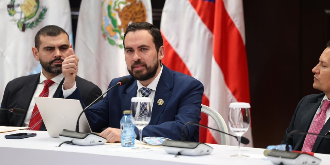 Alan Márquez representa a México en el Foro de Presidentes de Poderes Legislativos.