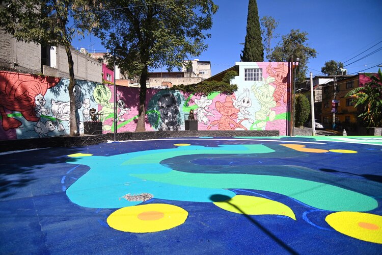 Murales de personajes como el Ratón Vaquero y La Patita decoran el rehabilitado Paseo Cri-Cri.