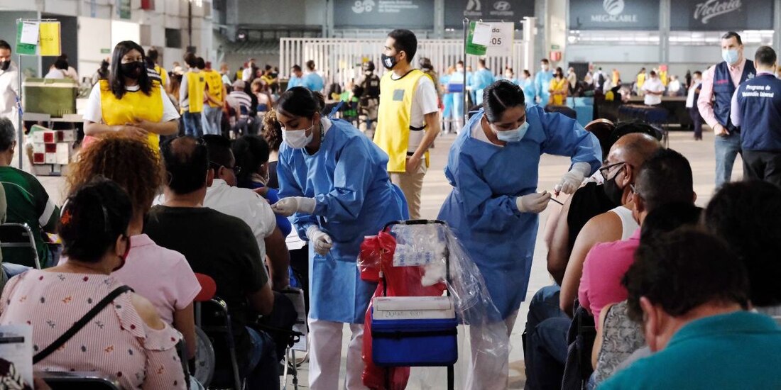 Vacunación contra COVID-19 a personas de 50 a 59 años de edad en Jalisco.