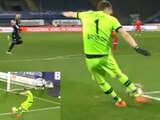 El portero del Bayer Leverkusen protagonizó un bochornoso momento en la Bundesliga.