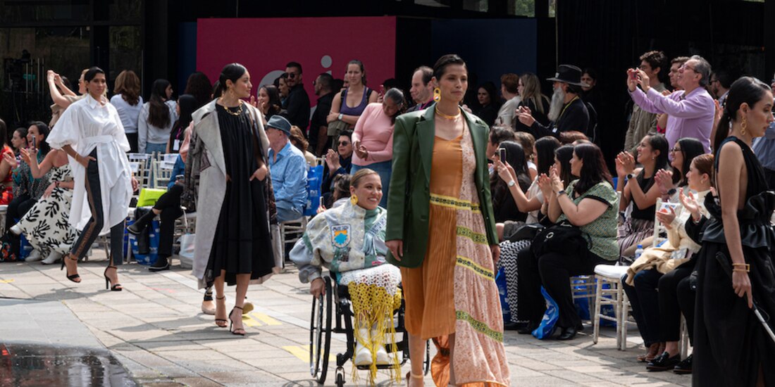 Modelos, durante la pasarela en el Parque la Mexicana.