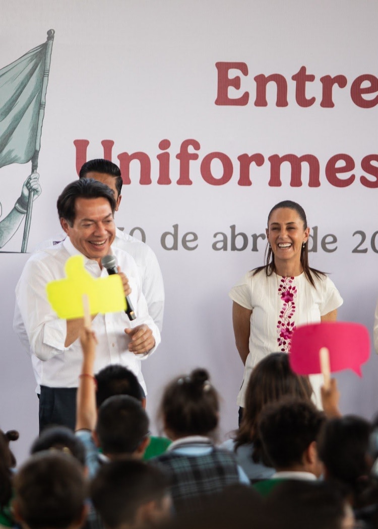 Mario Delgado, titular de la SEP, y la presidenta de México, Claudia Sheinbaum.