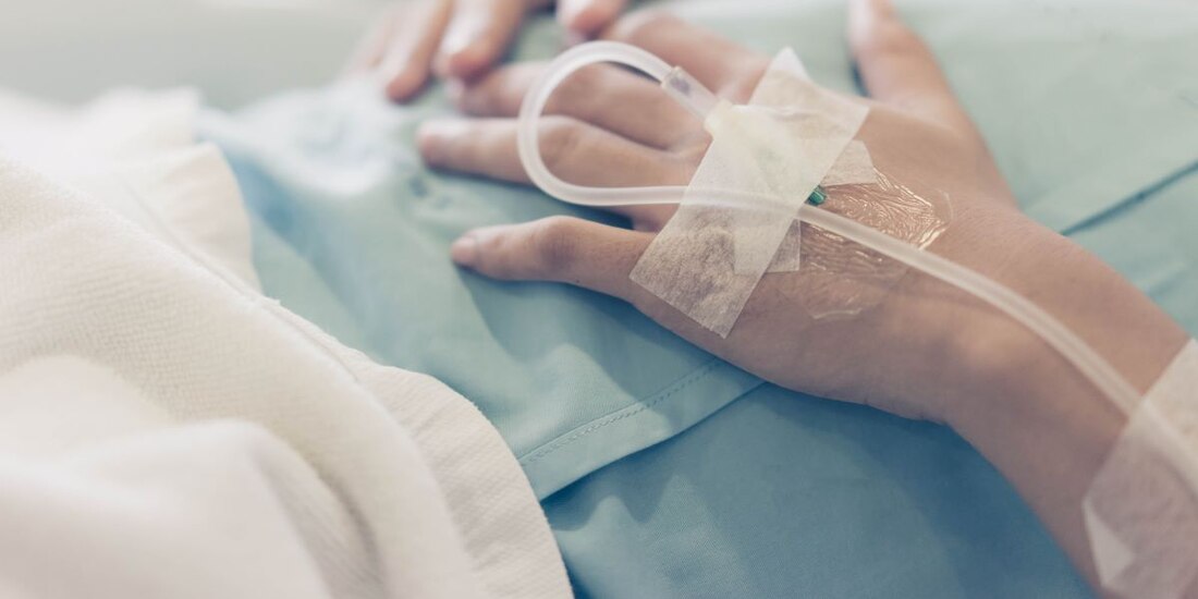 Grupo delictivo habría ido en contra de uno de los pacientes para "rematarlo".