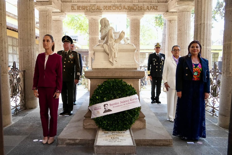 Presidenta encabeza ceremonia por bicentenario de natalicio de Margarita Maza.