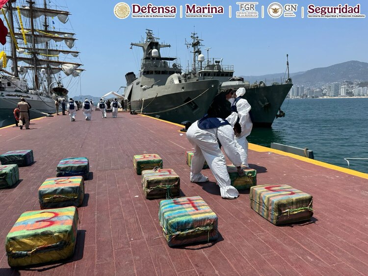 La operación conjunta incluyó la participación de la Semar, Defensa, FGR, GN y SSPC.