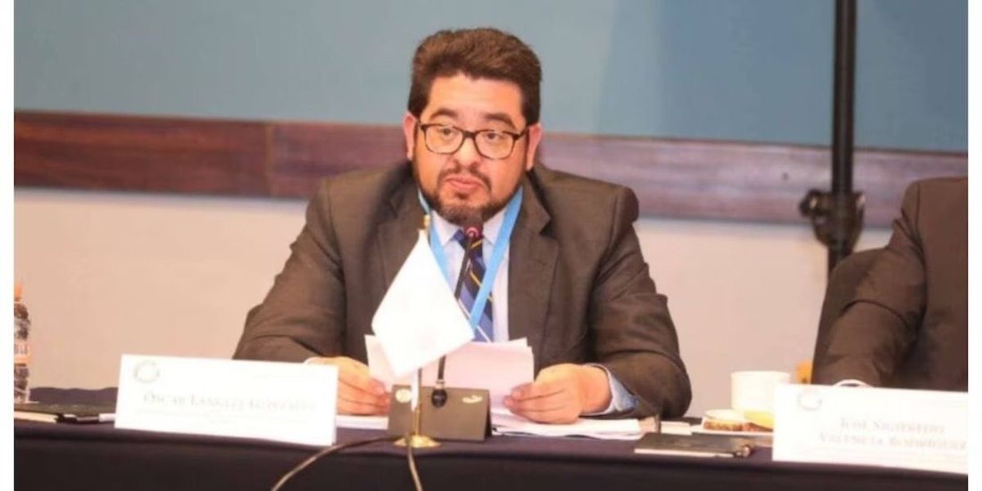 Óscar Langlet deja fiscalía