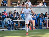 Javier "Chicharito" Hernández celebra el gol con el que puso en ventaja al Galaxy sobre el Earthquakes.