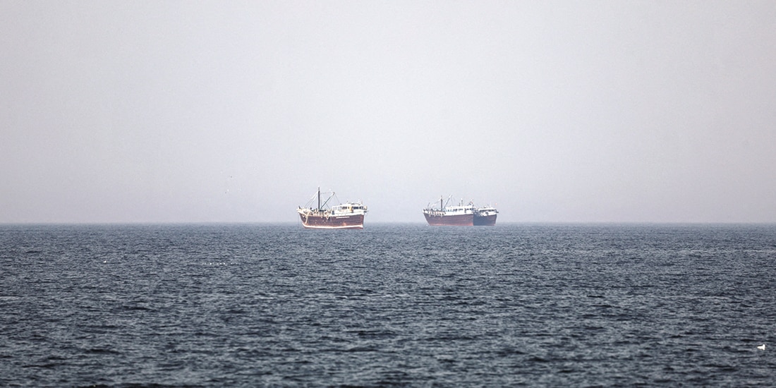 Barcos en el Estrecho de Ormuz desde Musandam, Omán, el 2 de marzo.