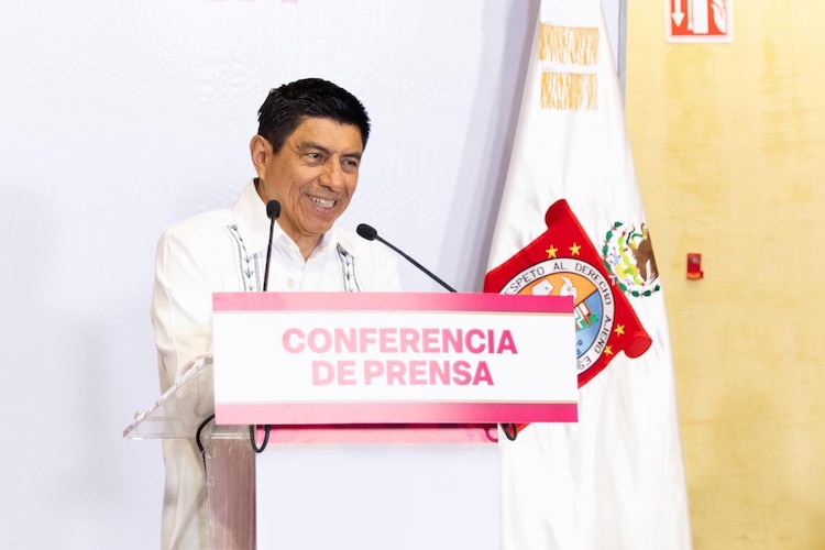 Salomón Jara Cruz presenta mejoras en módulos de Semovi