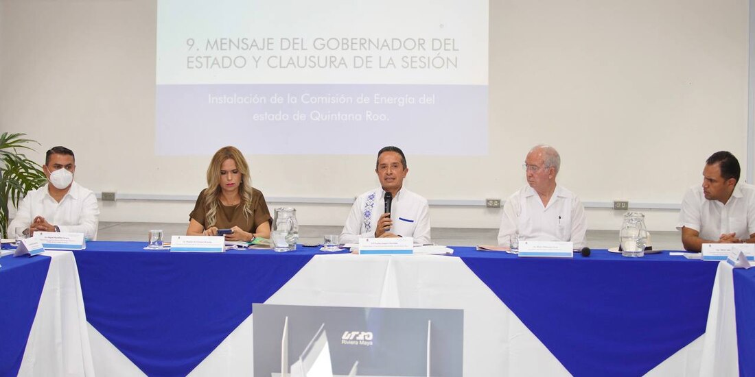 Sesión en la que participó el gobernador Carlos Joaquín.