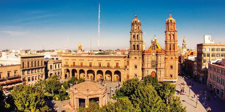 Centro Histórico de San Luis Potosí │ Es Patrimonio de la Humanidad por la UNESCO como parte del Camino Real de Tierra Adentro. Sus plazas, como la de Armas, la Catedral Metropolitana y edificios coloniales son una muestra viva de la historia y la arquitectura barroca.
