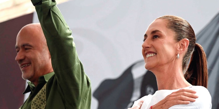 LA PRESIDENTA Claudia Sheinbaum, ayer, en su recorrido por Nuevo León.