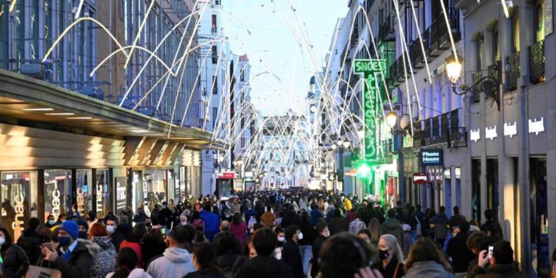 Siri ayudó a un hombre a entrar a su casa pues un policía no lo dejaba pasar debido a festejos