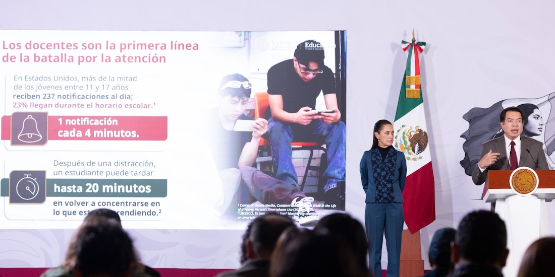 Claudia Sheinbaum y Mario Delgado este lunes en Palacio Nacional.