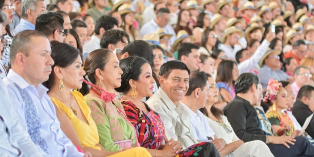 En la imagen, el Gobernador constitucional de Oaxaca.