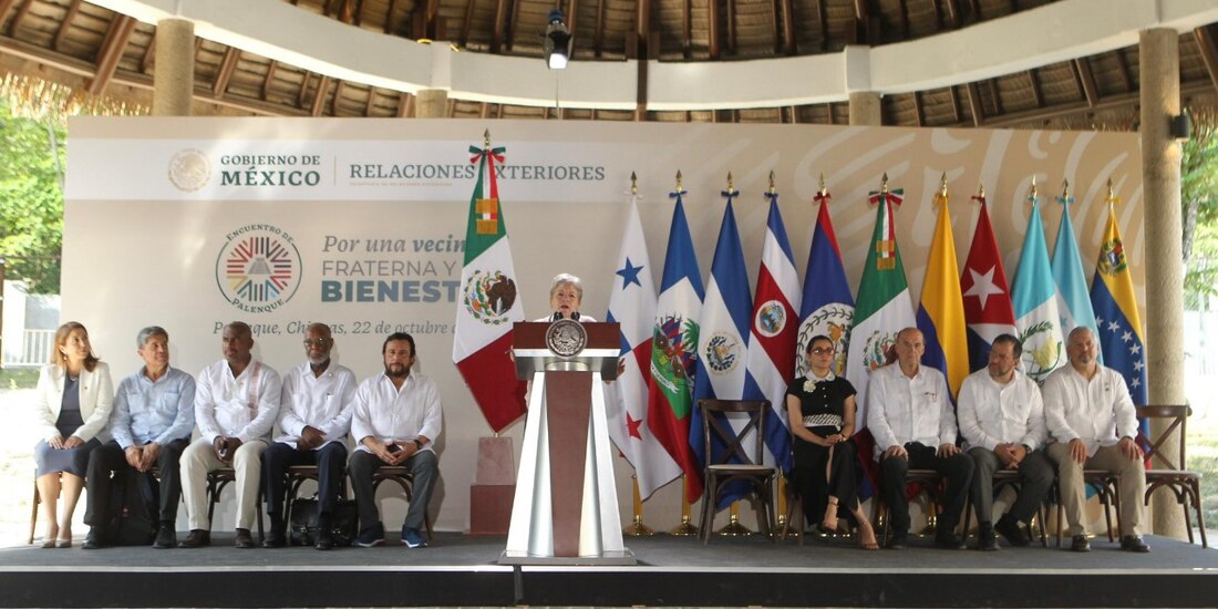 AMLO recomienda aplicar programas de la 4T para acabar con crisis migratoria