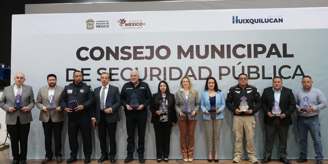 La presidenta municipal, Romina Contreras, encabeza la Sexta Sesión Ordinaria del Consejo Municipal de Seguridad Pública.