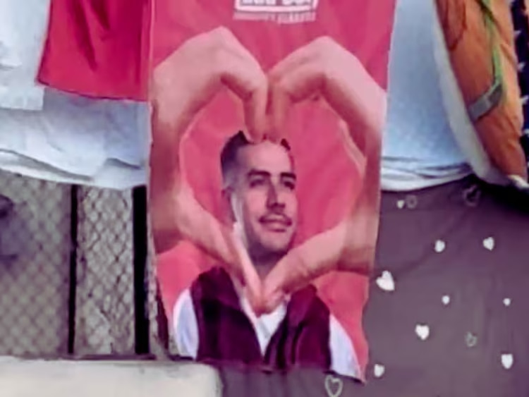 Anteriormente, se habían reportado toallas con el rostro del secretario de Seguridad.