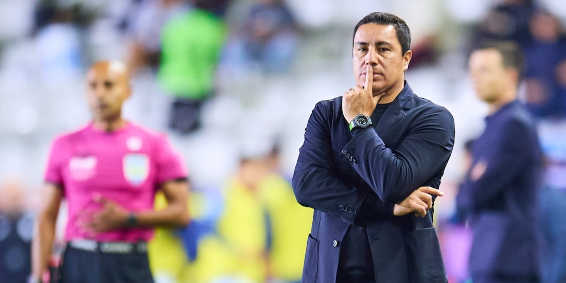 Efraín Juárez en un partido de los Pumas