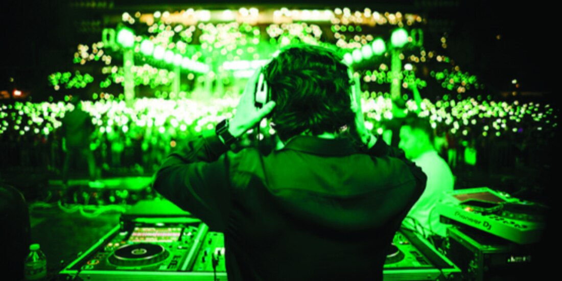 John Barrera, integrante de Polymarchs, durante un show.