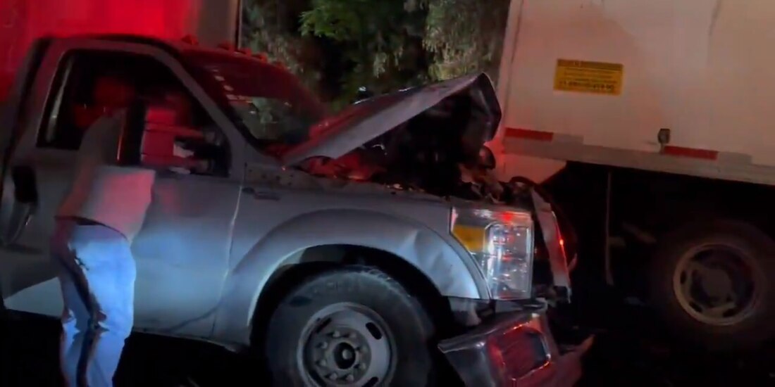 Hasta 13 kilómetros de fila de tráfico por accidente de tráiler en la México-Querétaro.