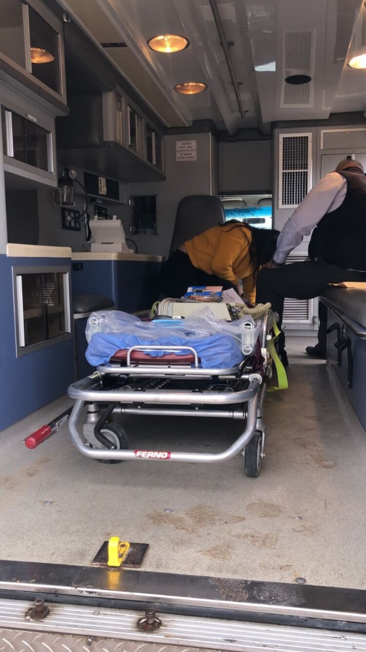 Aspectos de la ambulancia que donó la senadora Lilly Téllez