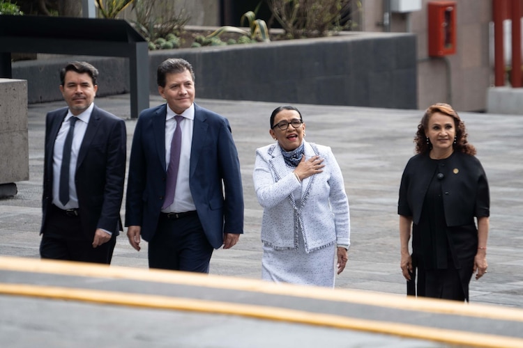 La secretaria de Gobernación, Rosa Icela Rodríguez Velázquez, a su llegada a la sesión de Congreso General, el 1 de septiembre de 2026.