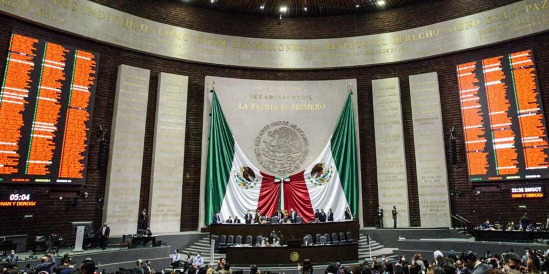 Diputados aprueban en lo general Ley de Derechos; van por aumento a pasaportes y museos