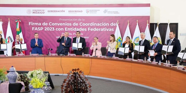 La gobernadora Evelyn Salgado Pineda participó en la firma de convenio de colaboración en materia de seguridad con estados limítrofes.