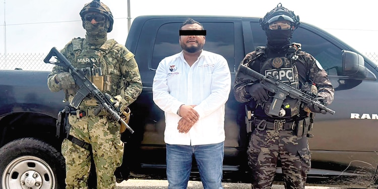 EL FUNCIONARIO municipal fue arrestado en Ixtepec, municipio situado a unos 20 kilómetros de Juchitán.