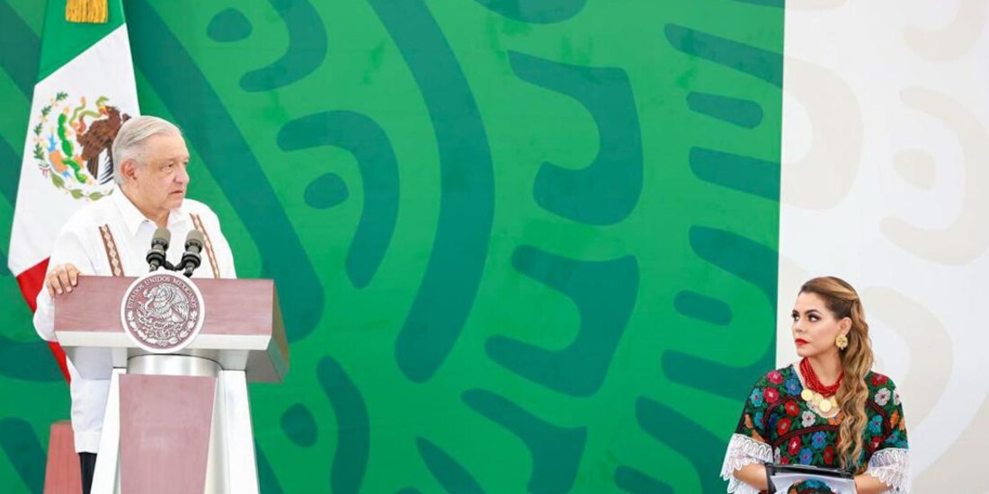 Andrés Manuel López Obrador y Evelyn Salgado.